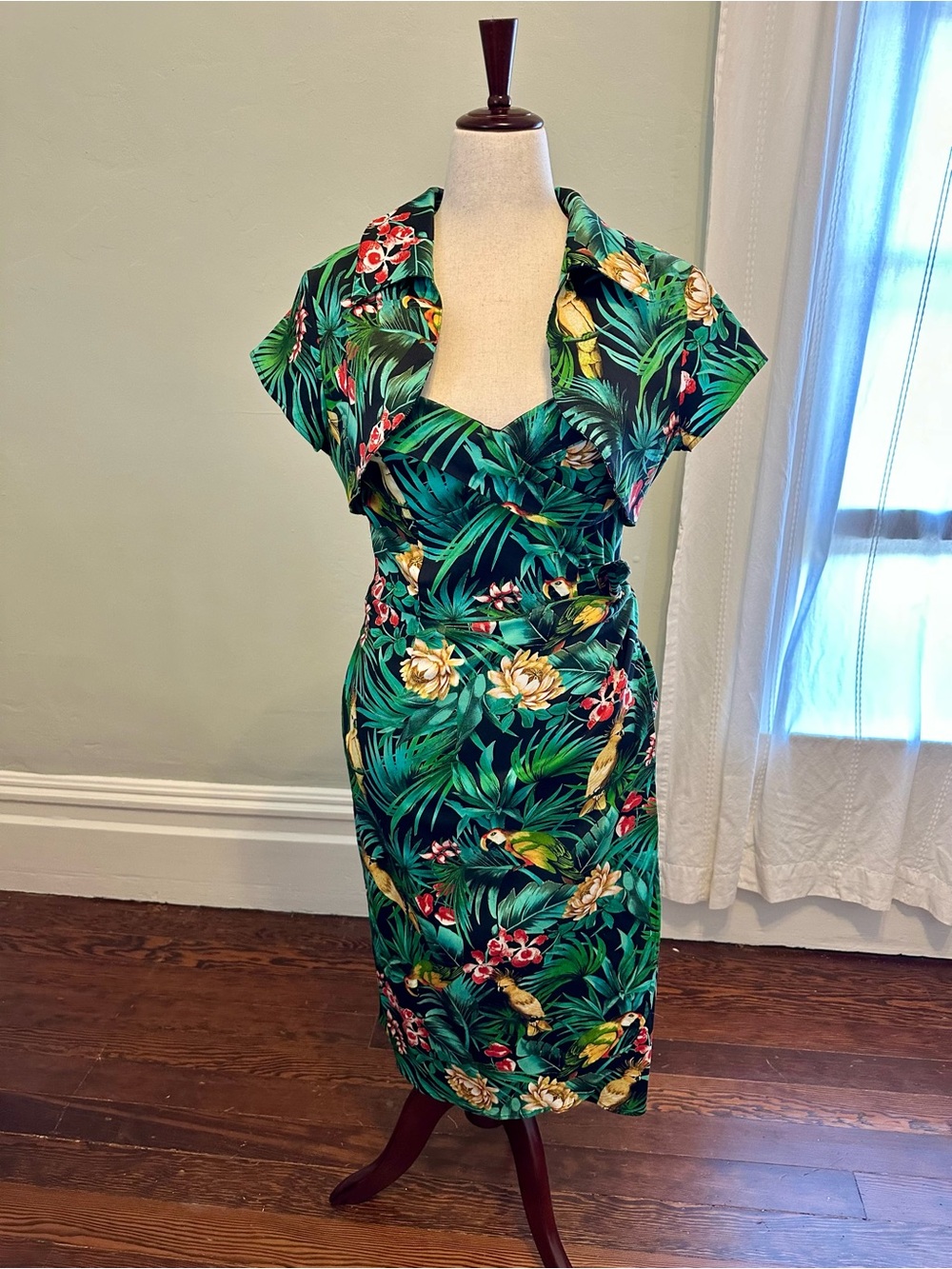 Pinup Couture Tropical Green & Yellow Floral Wiggle Dress with Bolero - Picture 7 of 7